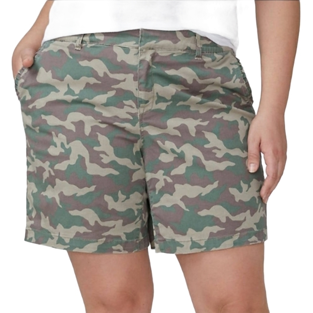 Lane Bryant | Women's Camo Print Girlfriend Short Shorts (Size 18)